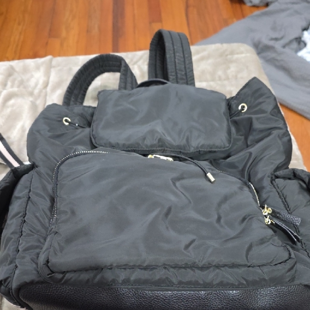 Tommy Bahama‎ Nylon Backpack Drawstring Multi-Pockets Black Cushy Adjustable EUC